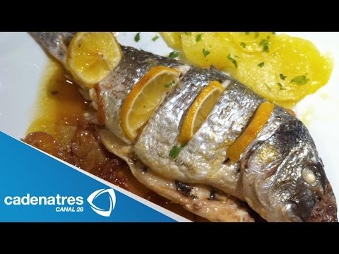 Receta para preparar pescado con papas y cebolla. Receta de pescado / Recetas light